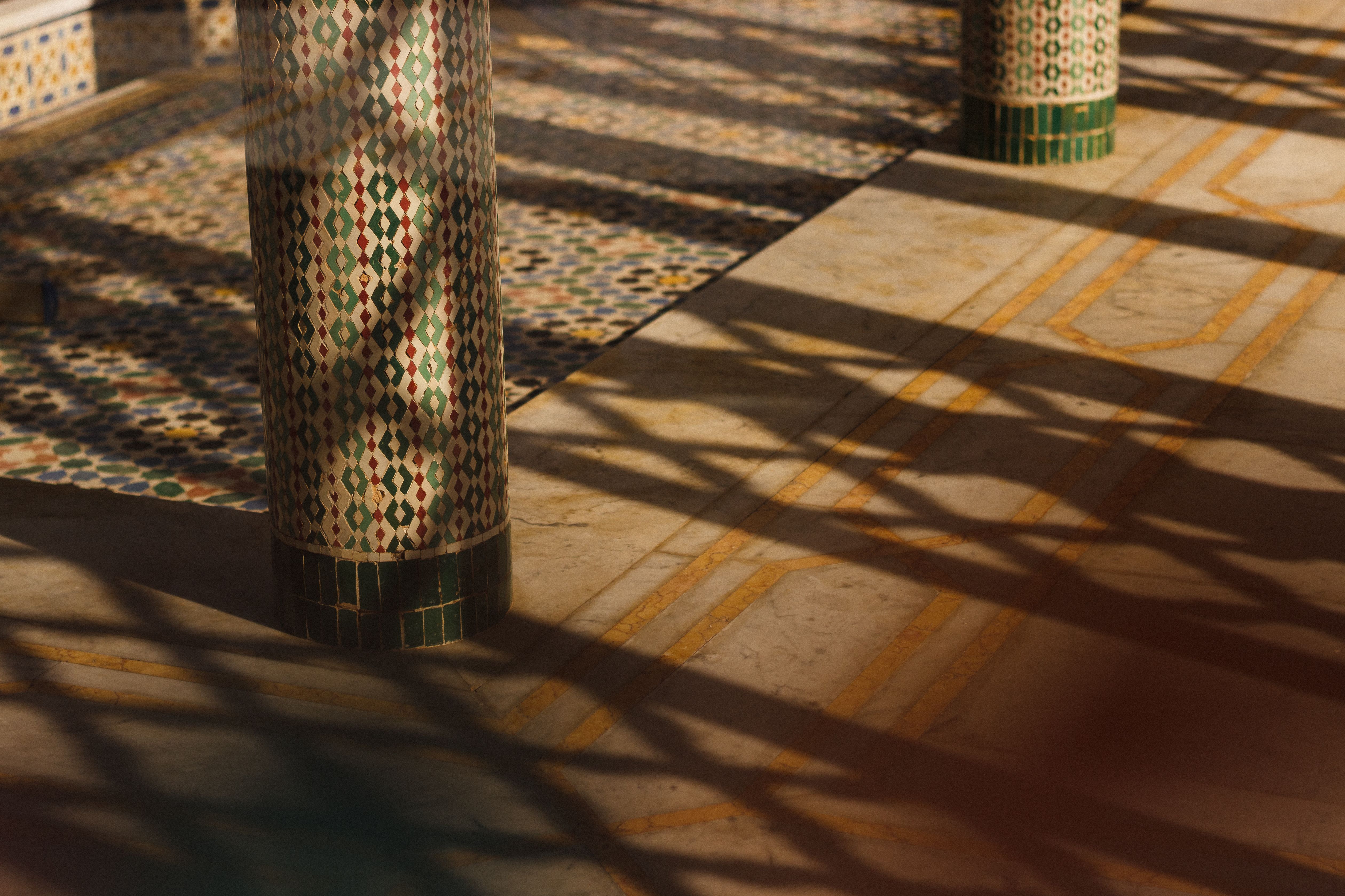 Zellige marocain, art géométrique et savoir-faire traditionnel